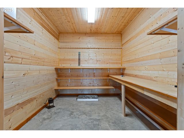 1757 RIDDLE BY PASS Rd, Riddle, OR 97469