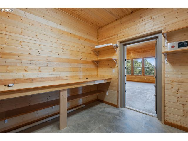 1757 RIDDLE BY PASS Rd, Riddle, OR 97469