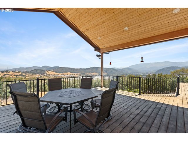 1757 RIDDLE BY PASS Rd, Riddle, OR 97469