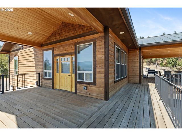 1757 RIDDLE BY PASS Rd, Riddle, OR 97469