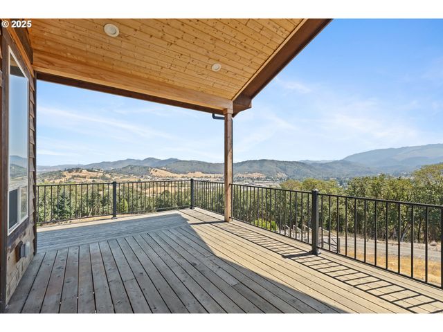 1757 RIDDLE BY PASS Rd, Riddle, OR 97469