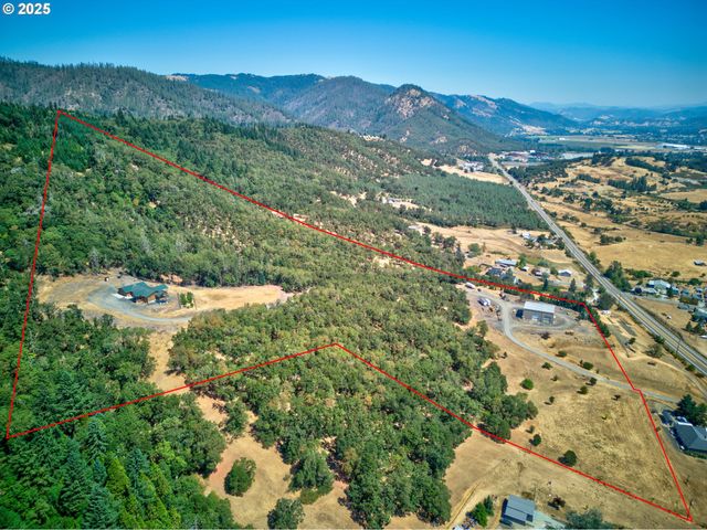 1757 RIDDLE BY PASS Rd, Riddle, OR 97469