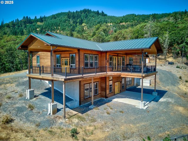 1757 RIDDLE BY PASS Rd, Riddle, OR 97469