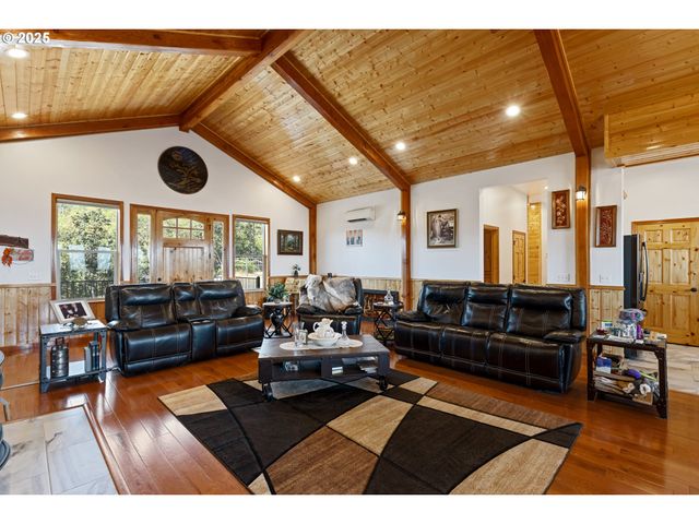 1757 RIDDLE BY PASS Rd, Riddle, OR 97469