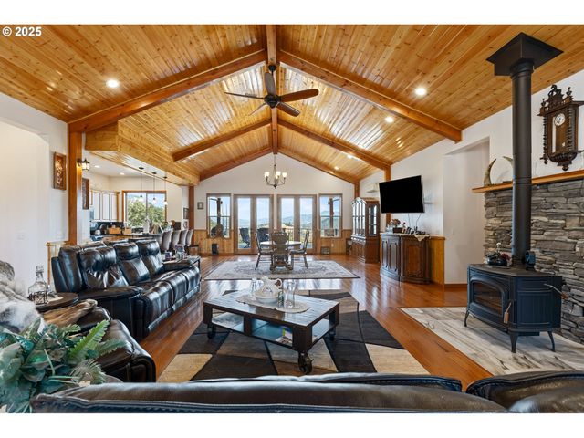 1757 RIDDLE BY PASS Rd, Riddle, OR 97469