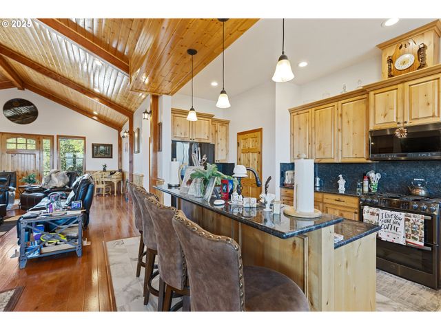 1757 RIDDLE BY PASS Rd, Riddle, OR 97469