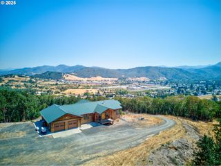 1757 RIDDLE BY PASS Rd, Riddle, OR 97469