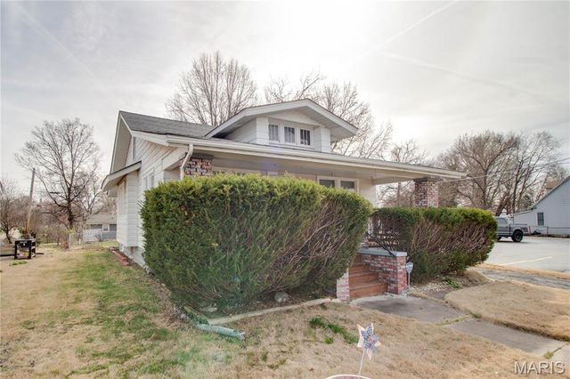 1913 State Street, Alton, IL 62002