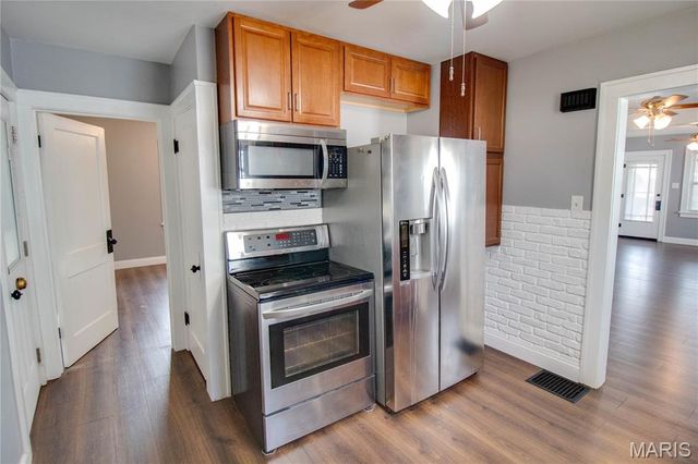 1913 State Street, Alton, IL 62002