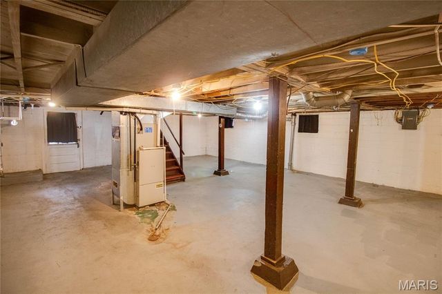 1913 State Street, Alton, IL 62002