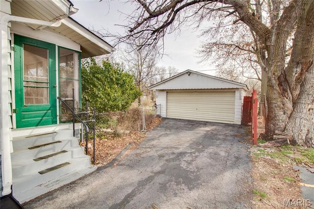 1913 State Street, Alton, IL 62002