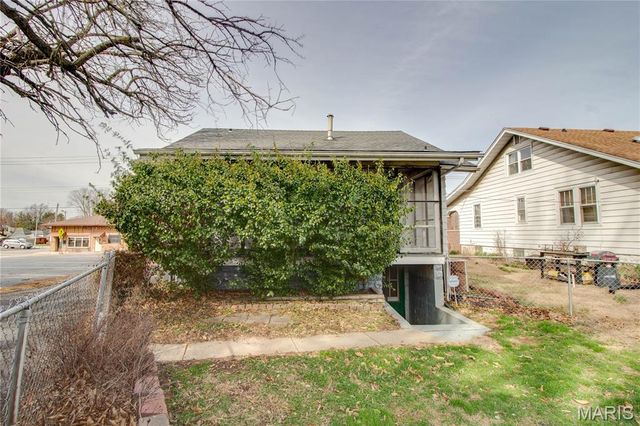 1913 State Street, Alton, IL 62002