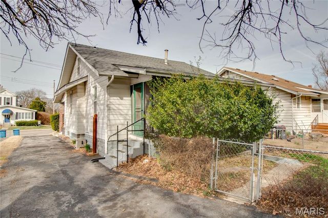 1913 State Street, Alton, IL 62002