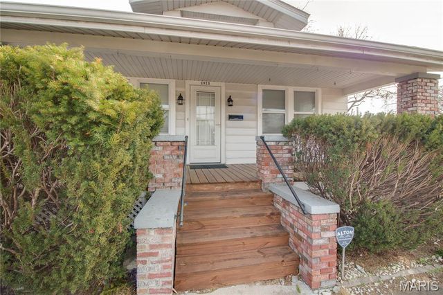 1913 State Street, Alton, IL 62002