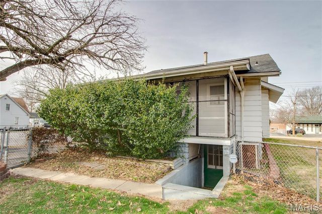 1913 State Street, Alton, IL 62002