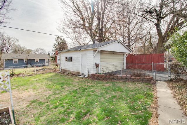 1913 State Street, Alton, IL 62002