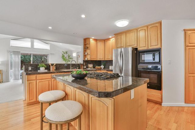 6902 Dartmoor Way, San Jose, CA 95129