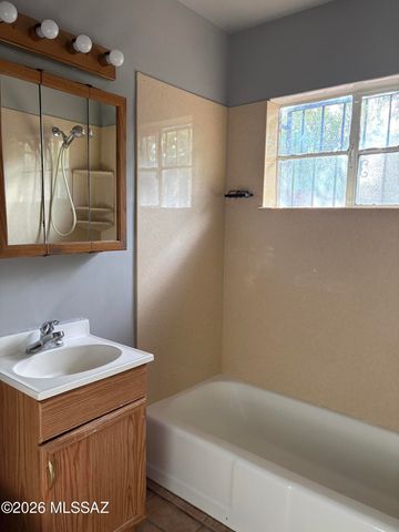 1504 N Highland Ave, Tucson, AZ 85719