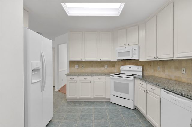 166 Burgandy Vine Court, The Woodlands, TX 77384