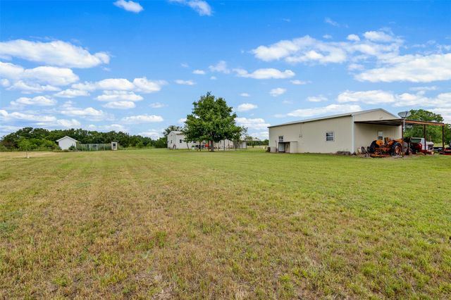 343 Meadow Lark Lane, Bowie, TX 76230
