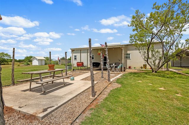343 Meadow Lark Lane, Bowie, TX 76230