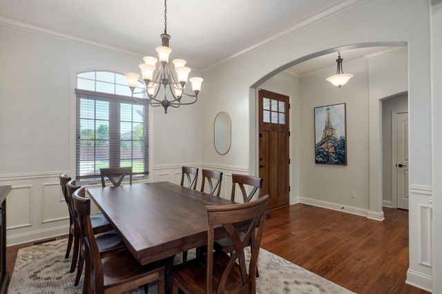 2714 E Cherrybark Street, Springfield, MO 65804