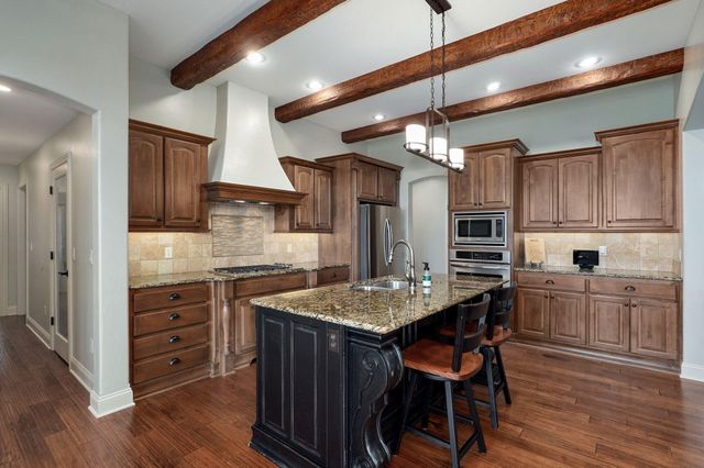 2714 E Cherrybark Street, Springfield, MO 65804