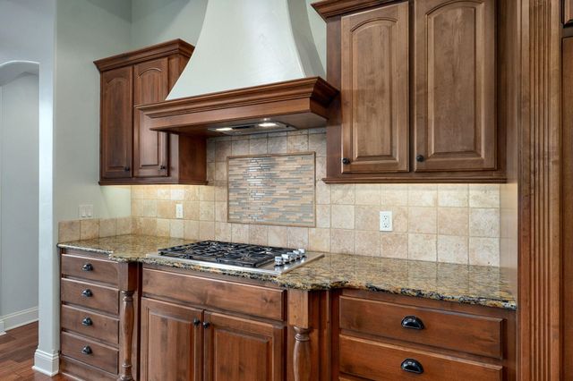2714 E Cherrybark Street, Springfield, MO 65804