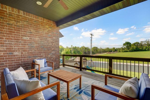 2714 E Cherrybark Street, Springfield, MO 65804