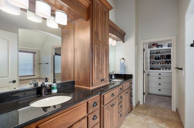 2714 E Cherrybark Street, Springfield, MO 65804