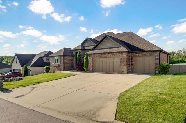2714 E Cherrybark Street, Springfield, MO 65804