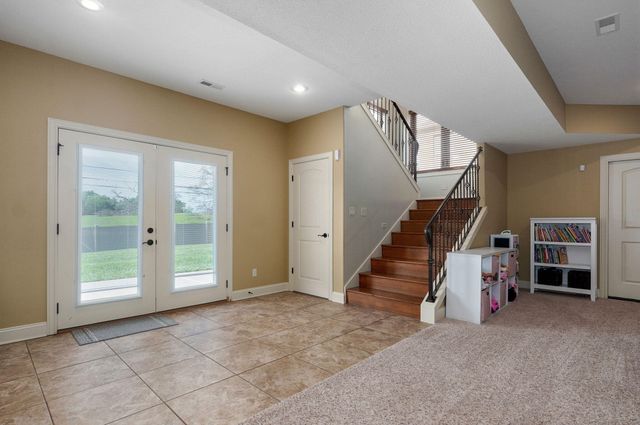 2714 E Cherrybark Street, Springfield, MO 65804