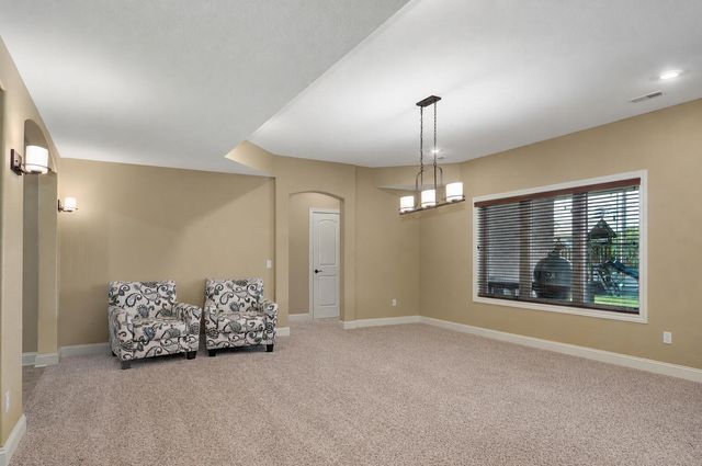 2714 E Cherrybark Street, Springfield, MO 65804