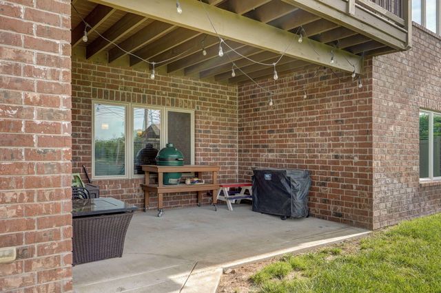 2714 E Cherrybark Street, Springfield, MO 65804