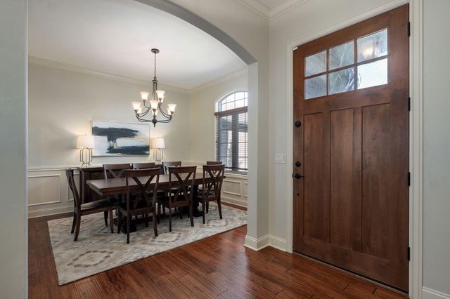 2714 E Cherrybark Street, Springfield, MO 65804