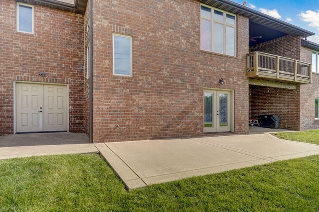 2714 E Cherrybark Street, Springfield, MO 65804