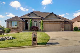 2714 E Cherrybark Street, Springfield, MO 65804