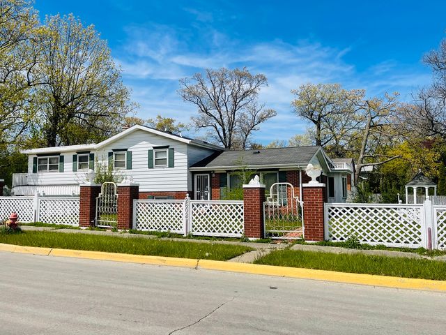 2802 18TH Place, North Chicago, IL 60064