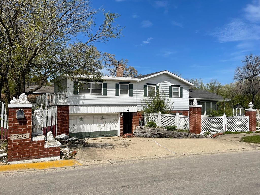 2802 18TH Place, North Chicago, IL 60064