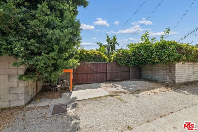 1377 Appleton Way, Los Angeles, CA 90291