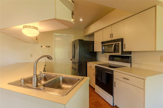 94 LAKE DAISY BOULEVARD, Winter Haven, FL 33884