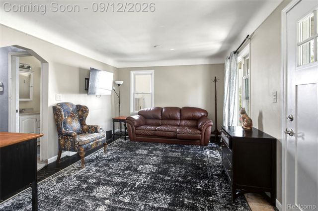 5108 Mildred Street, Wayne, MI 48184
