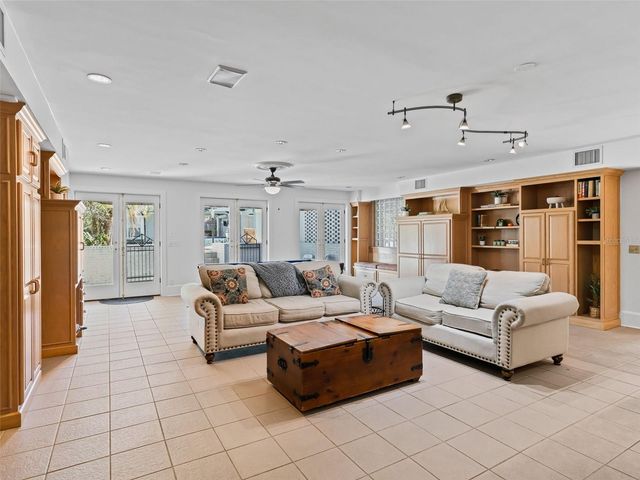 1218 SE 11TH STREET, Ocala, FL 34471