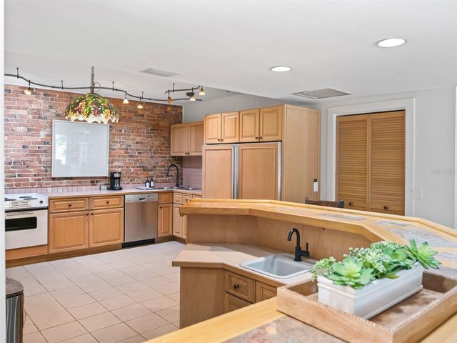 1218 SE 11TH STREET, Ocala, FL 34471