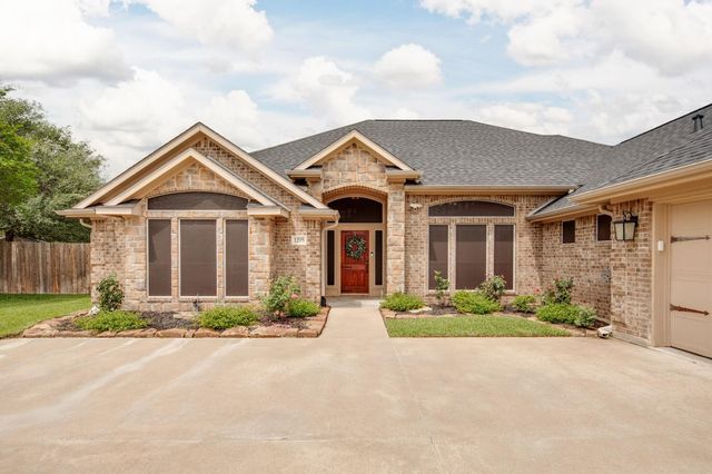 1203 Beacon Court, College Station, TX 77845