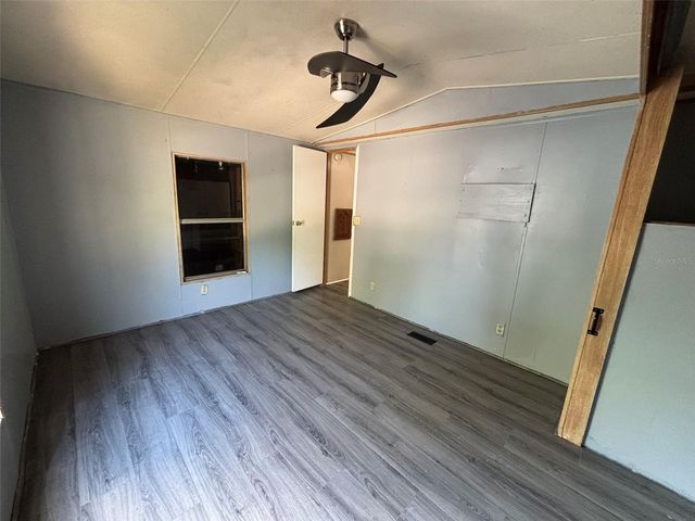 39239 LONGVIEW AVENUE, Zephyrhills, FL 33542