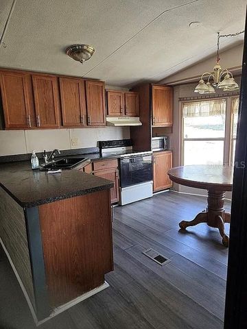 39239 LONGVIEW AVENUE, Zephyrhills, FL 33542