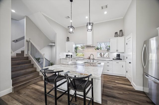 2108 Oatfield Drive, Houston, TX 77018