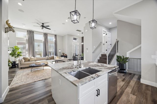 2108 Oatfield Drive, Houston, TX 77018