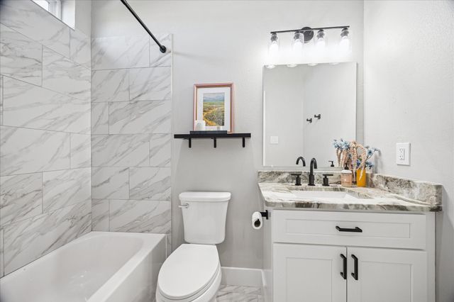 2108 Oatfield Drive, Houston, TX 77018